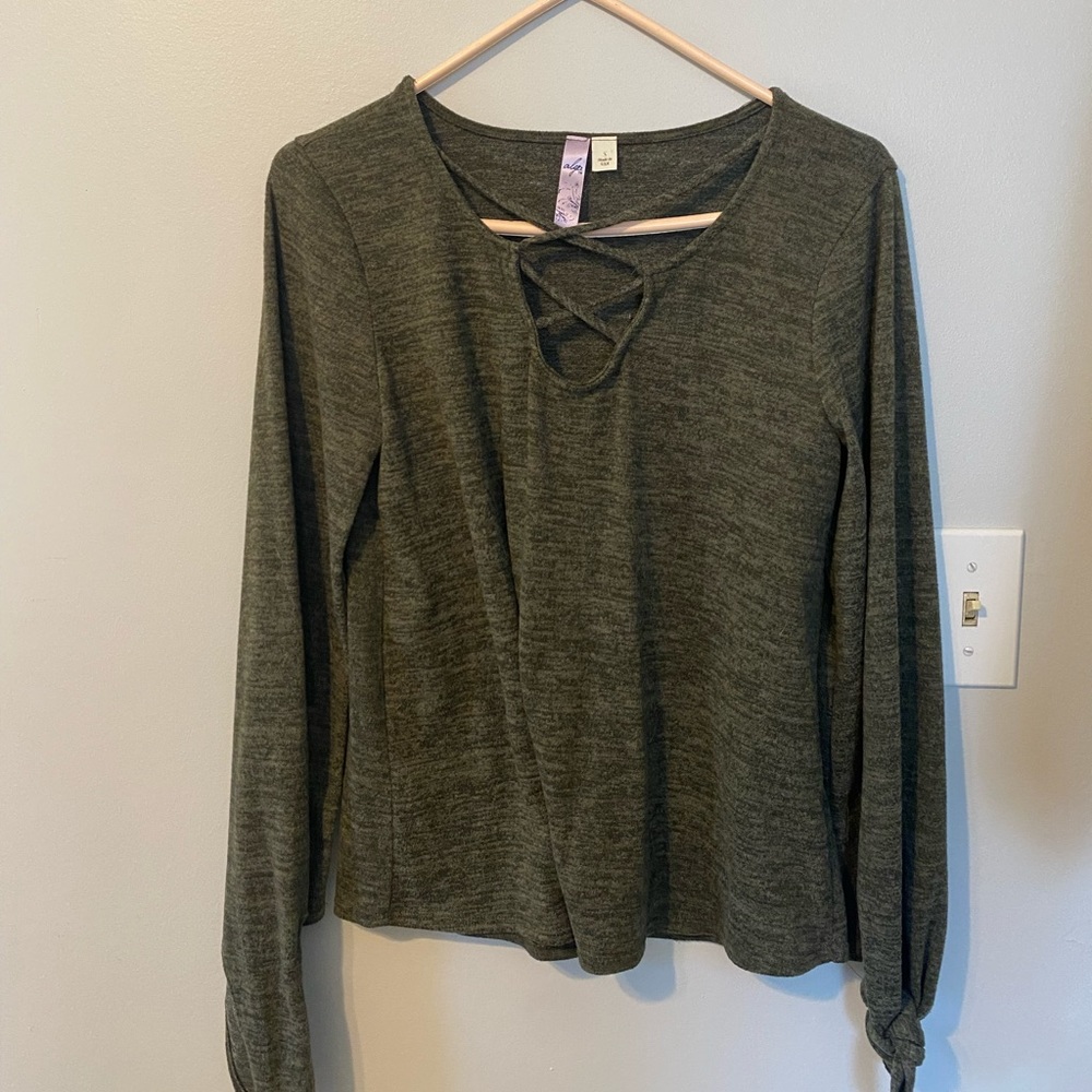 Hunter green long sleeve shirt